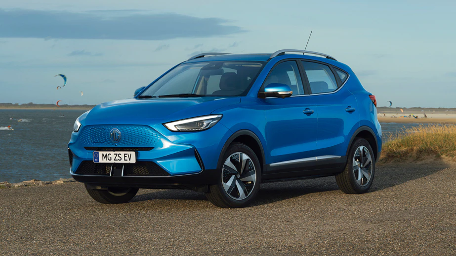 MG ZS EV Azul en el exterior